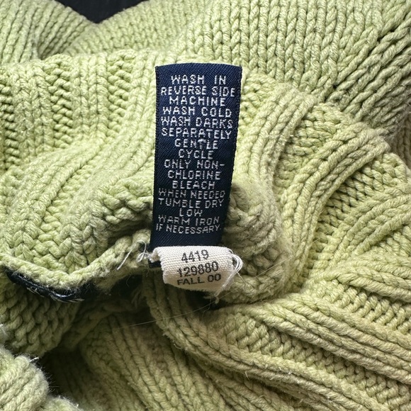 Vintage GAP Women's Turtle Neck Sweater - Soft Green - Picture 7 of 7